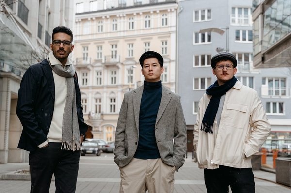 Where in Edinburgh Can You Find Customizable Cashmere Scarves?